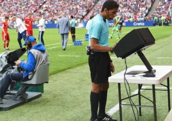 apa-saja-fungsi-dari-teknologi-var-dalam-dunia-sepak-bola