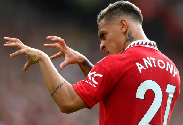 mu-setuju-untuk-melepas-status-pinjaman-antony-ke-real-betis